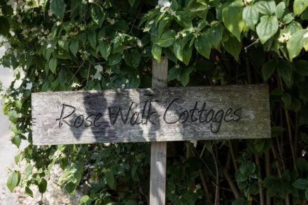 Two Rose Walk Cottage Cotswolds Moreton-in-Marsh Exteriér fotografie
